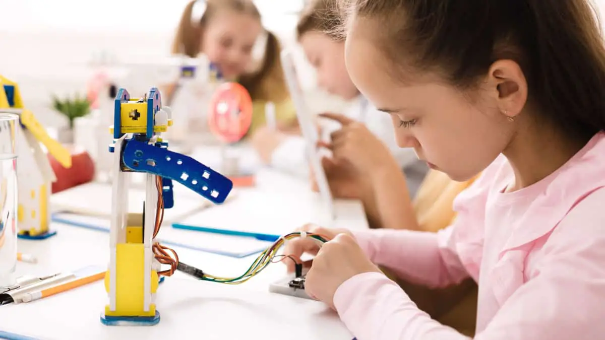 20 STEAM Makerspace Activities for Elementary Groups