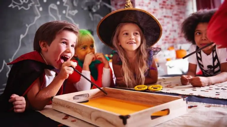 5 Spooktacular Halloween STEM Projects (Scary Fun!)